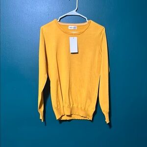 Vibrant Yellow Crew Neck Sweater with Relaxed Fit